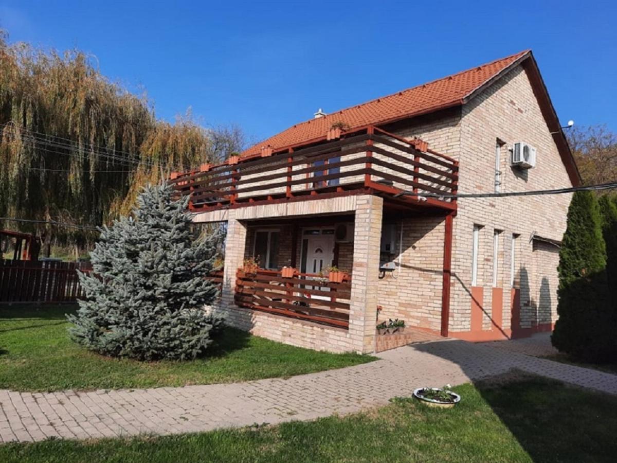 Ponty-Poronty Vendégház Nagybaracska Exterior foto